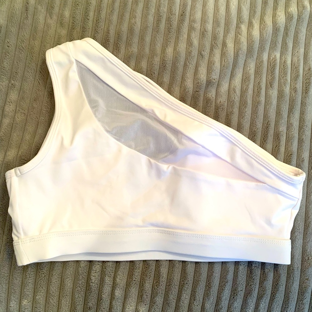 One shoulder sports bra with mesh inset brand new size L